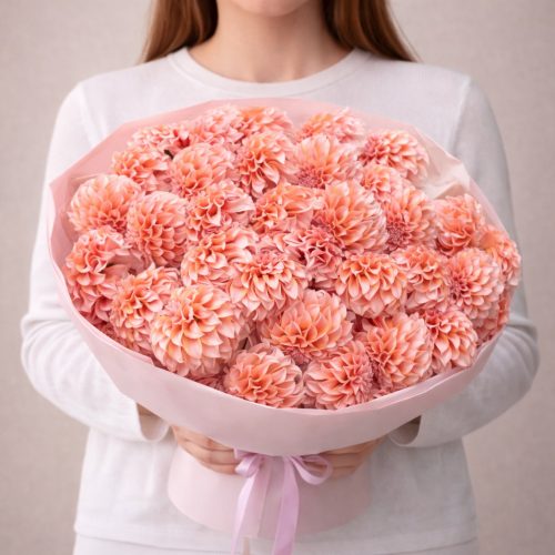 Букет георгинов «Пудровое облако»