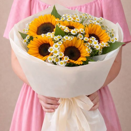 Букет с подсолнухами «Солнечное настроение»